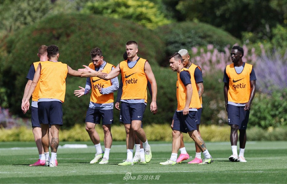 都会引来球 都会引来球