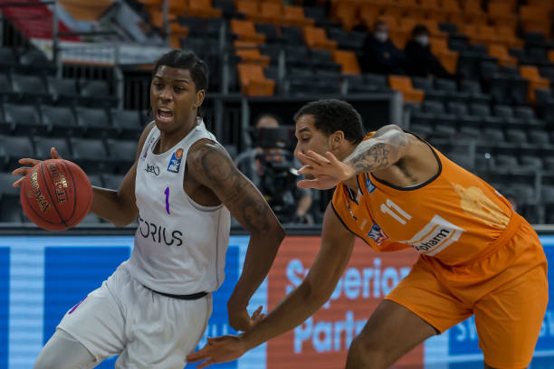 员几乎以一 员几乎以一